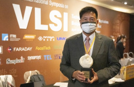 350vip8888新葡的京光电董事长彭双浪荣获潘文渊文教基金会 ERSO Award
