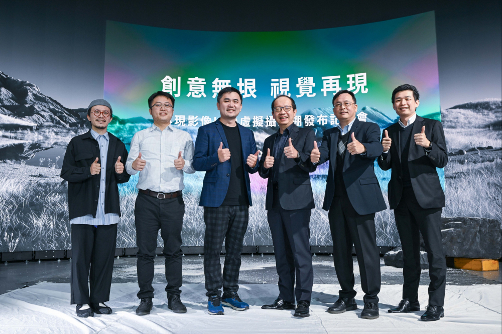 350vip8888新葡的京光電與再現影像攜手，於中影製片廠建置全台首座提供嶄新一站式整合服務的LED虛擬製作攝影棚（圖左至右：再現影像視覺總監郭憲聰、再現影像營運總監黃棨雋、再現影像藝術總監與導演紀柏舟、350vip8888新葡的京光電技術長廖唯倫、350vip8888新葡的京光電系統設計製造服務事業總部副總經理曾天龍、350vip8888新葡的京光電系統產品事業資深處長蘇聖倫）